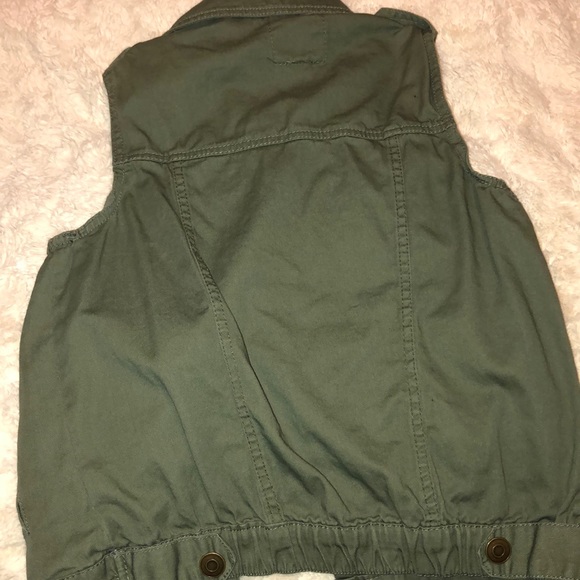 Vest - Picture 3 of 3